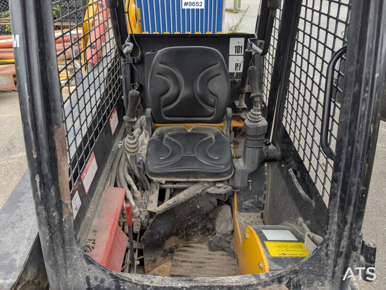 JCB Robot 160 tool carrier with grading bucket - Компактный фронтальный погрузчик: фото 5 JCB Robot 160 tool carrier with grading bucket - Компактный фронтальный погрузчик: фото 5