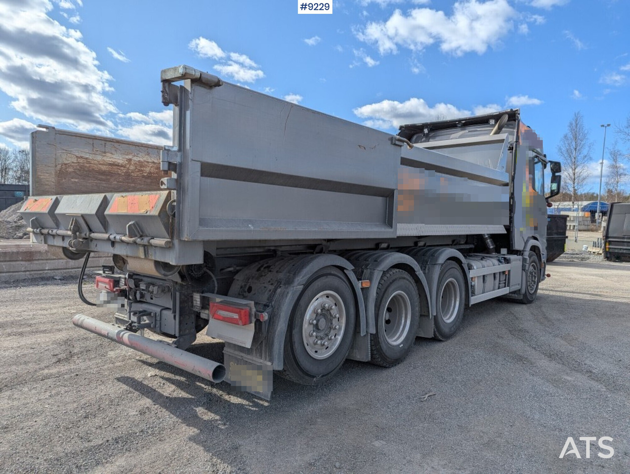 Lastväxlare Scania R560B8X4*4NB med grusflak - Крюковой мультилифт: фото 2 Lastväxlare Scania R560B8X4*4NB med grusflak - Крюковой мультилифт: фото 2