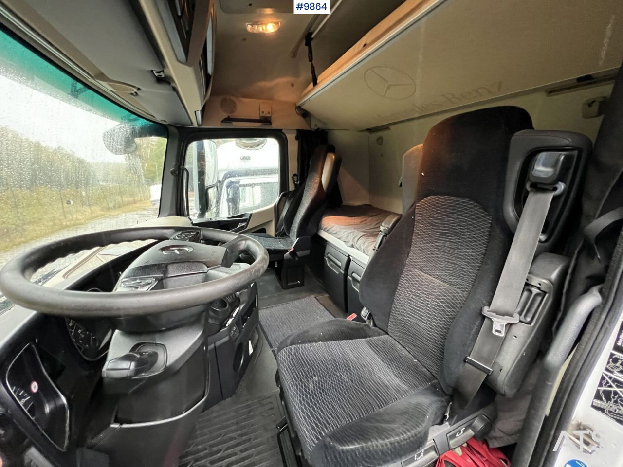 MERCEDES-BENZ ACTROS 963-0-A Box truck with tail lift - Грузовик с закрытым кузовом: фото 5 MERCEDES-BENZ ACTROS 963-0-A Box truck with tail lift - Грузовик с закрытым кузовом: фото 5