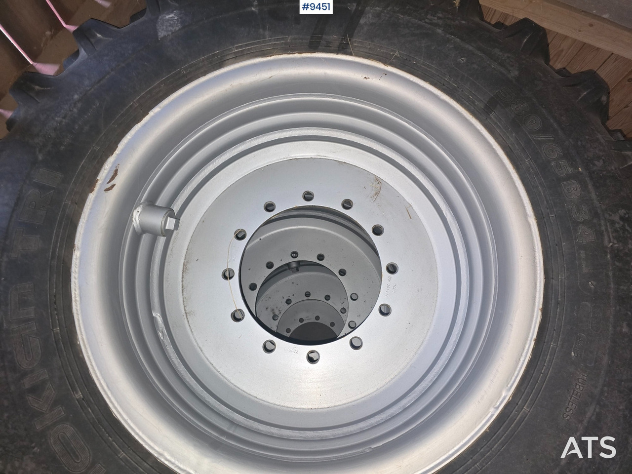 NOKIAN TIRE AND RIM FOR HUDDIG - Строительное оборудование: фото 4 NOKIAN TIRE AND RIM FOR HUDDIG - Строительное оборудование: фото 4