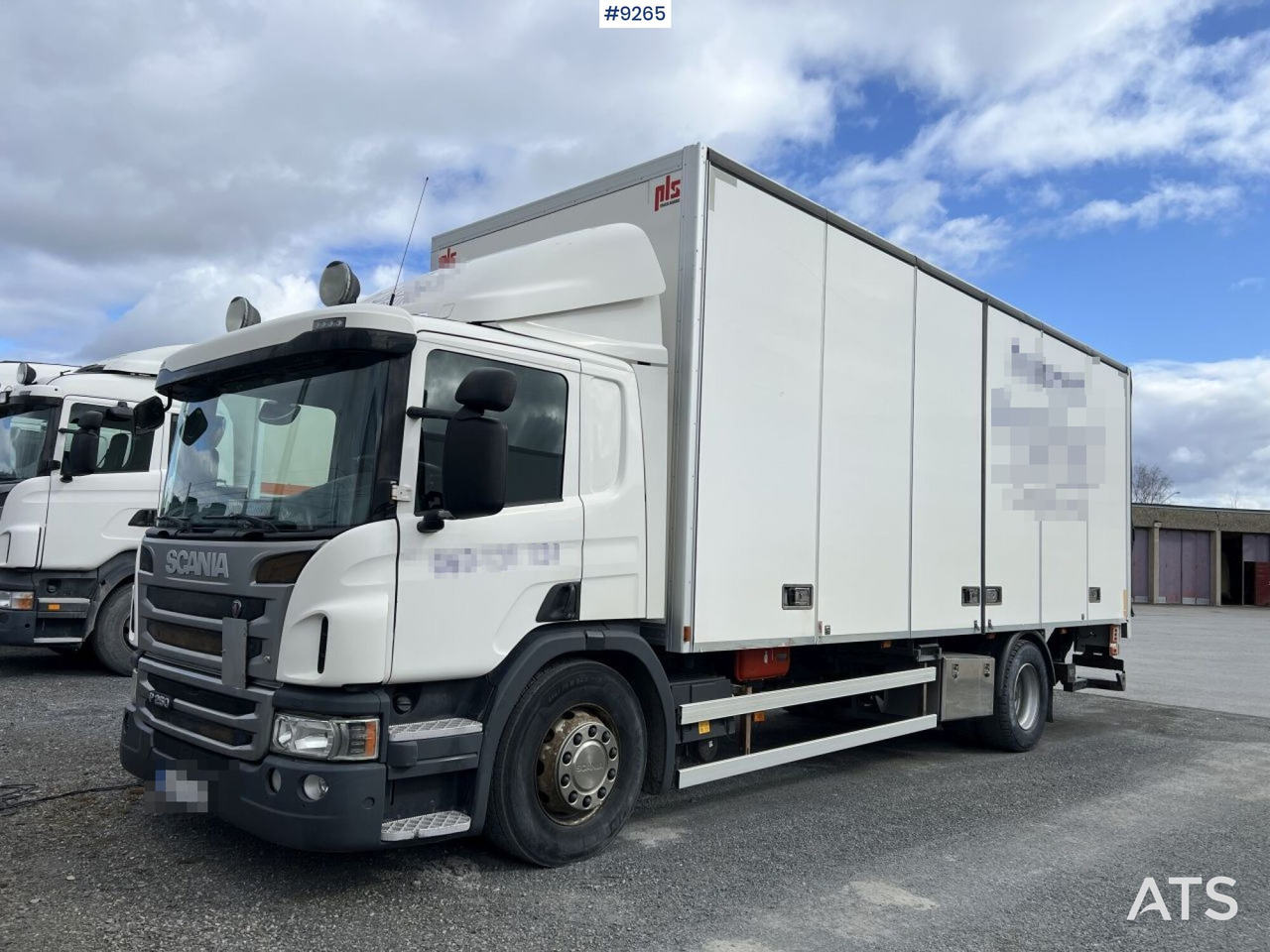 Scania P250 Box truck with tailgate lift - Грузовик с закрытым кузовом: фото 1 Scania P250 Box truck with tailgate lift - Грузовик с закрытым кузовом: фото 1