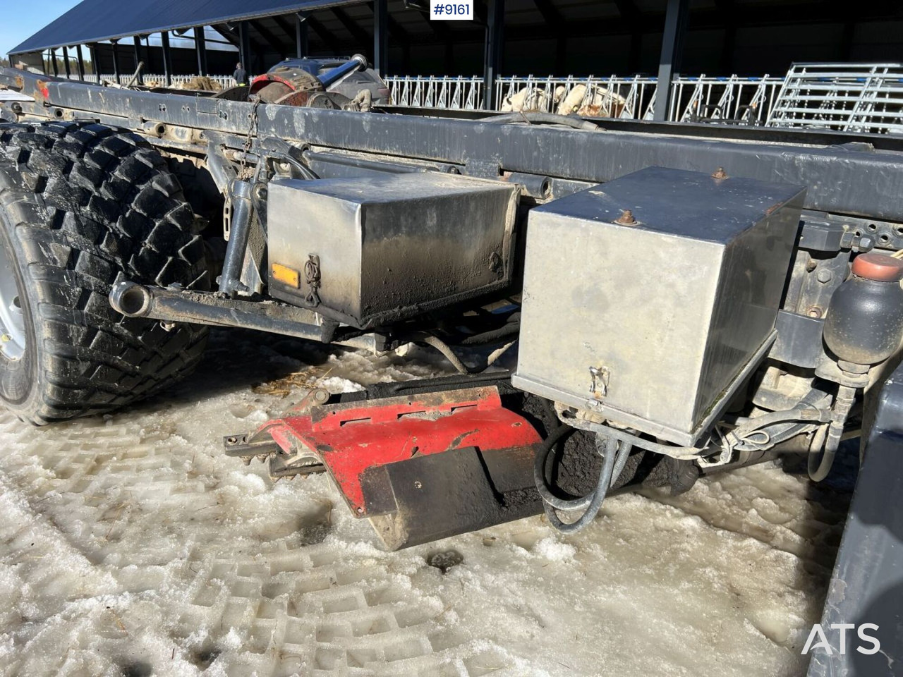 Грузовик-шасси Scania R124 with cameleont quick lock, underbite and plow attachments: фото 14
