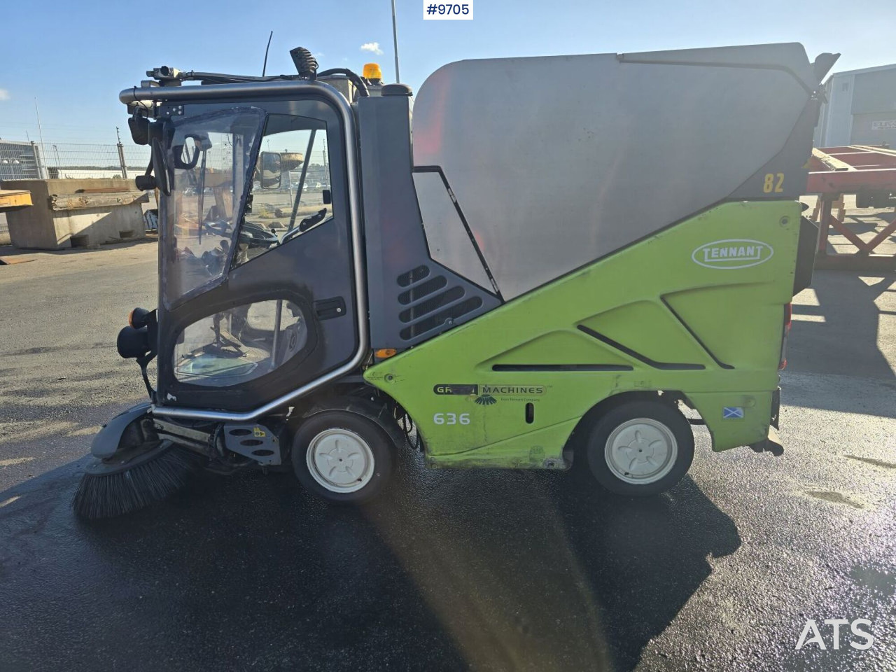 Sweeper - Tennant 636 (SEE VIDEO) - Подметально-уборочная машина: фото 2 Sweeper - Tennant 636 (SEE VIDEO) - Подметально-уборочная машина: фото 2