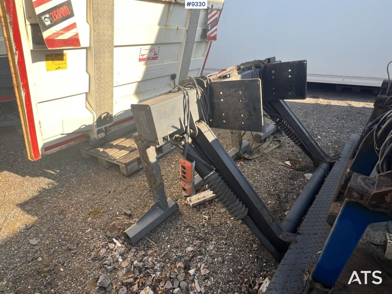 Tail lift Zepro Z2000-175MA - Гидроборт: фото 2 Tail lift Zepro Z2000-175MA - Гидроборт: фото 2