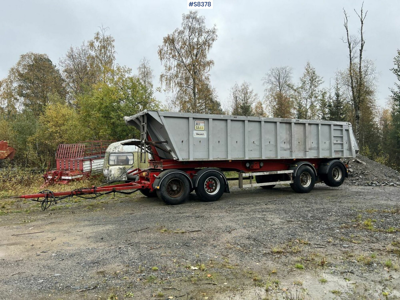 Tipper trailer, Fruehauf TP-87, 4-axles, Dump body Benalu - Самосвальный прицеп: фото 2 Tipper trailer, Fruehauf TP-87, 4-axles, Dump body Benalu - Самосвальный прицеп: фото 2