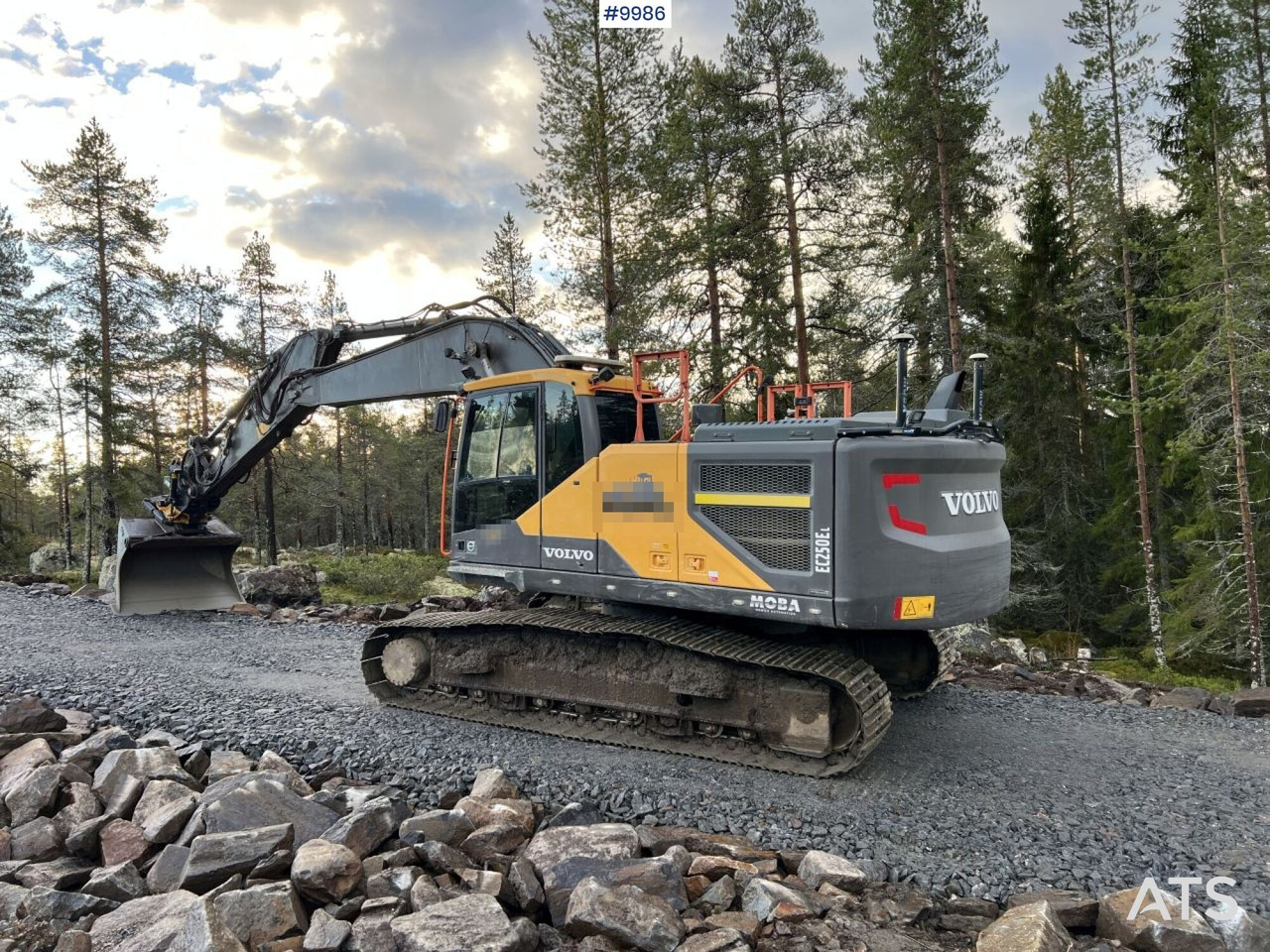 Гусеничный экскаватор Volvo EC250EL Excavator with MOBA Excavation System, Rotor, and Bucket: фото 8