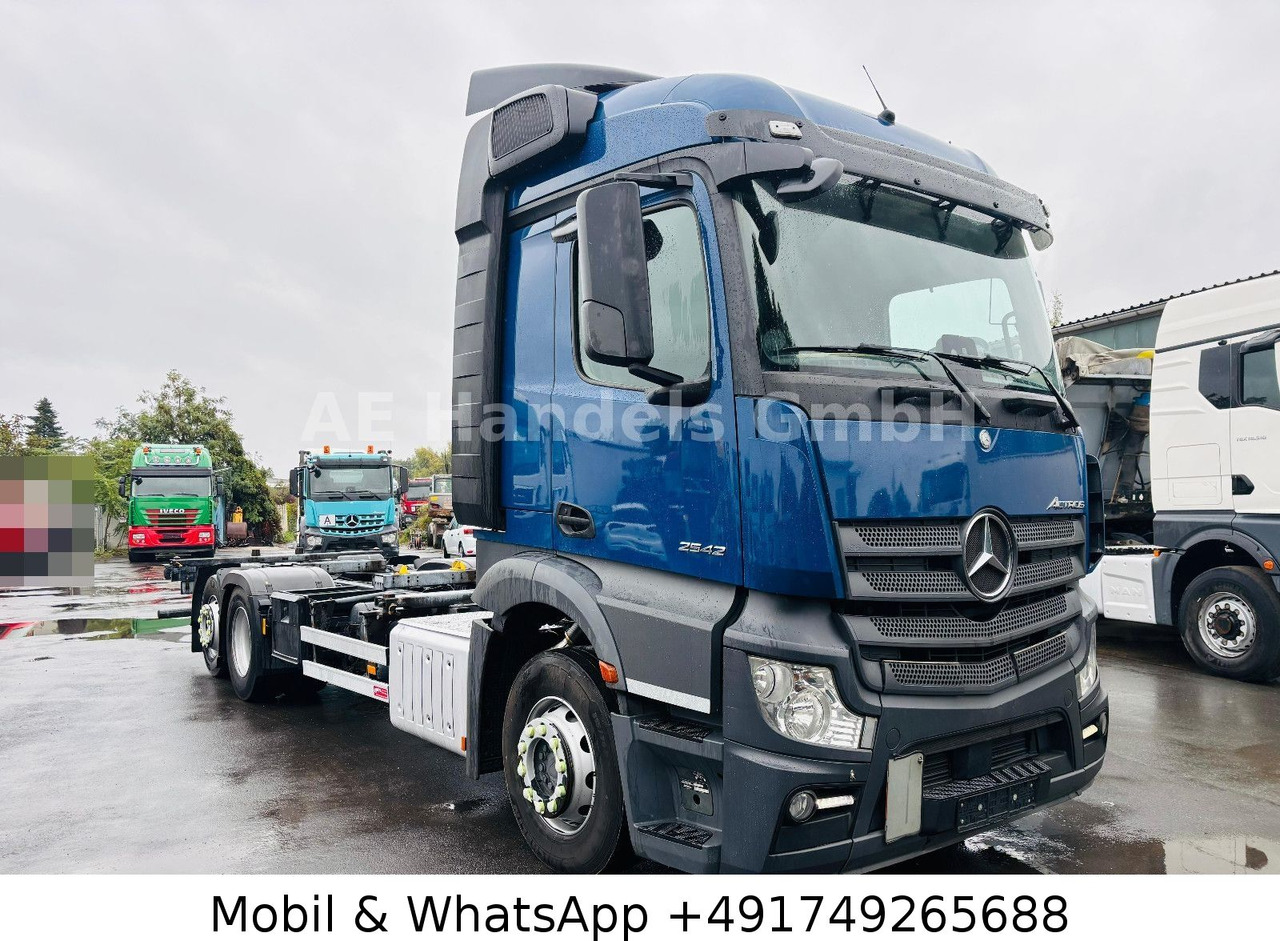 Mercedes-Benz Actros IV 2542 L StreamSpace BDF *Retarder/Lift - Грузовик-контейнеровоз/ Сменный кузов: фото 1 Mercedes-Benz Actros IV 2542 L StreamSpace BDF *Retarder/Lift - Грузовик-контейнеровоз/ Сменный кузов: фото 1