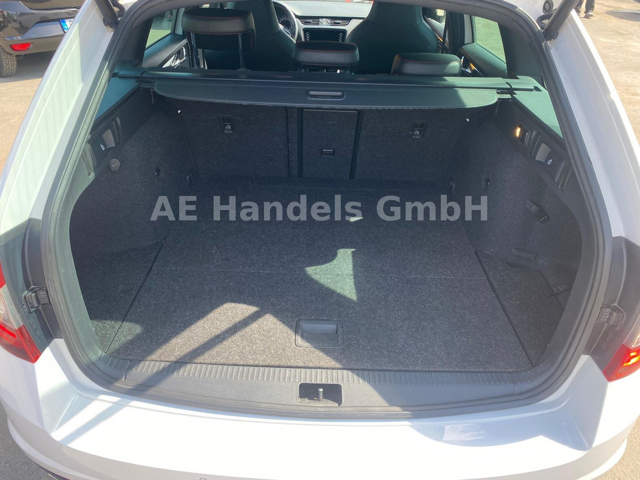 Skoda Octavia VRS Kombi 2.0 TDI *ACC/PDC/LED/1.Hand/HU - Универсал: фото 5 Skoda Octavia VRS Kombi 2.0 TDI *ACC/PDC/LED/1.Hand/HU - Универсал: фото 5