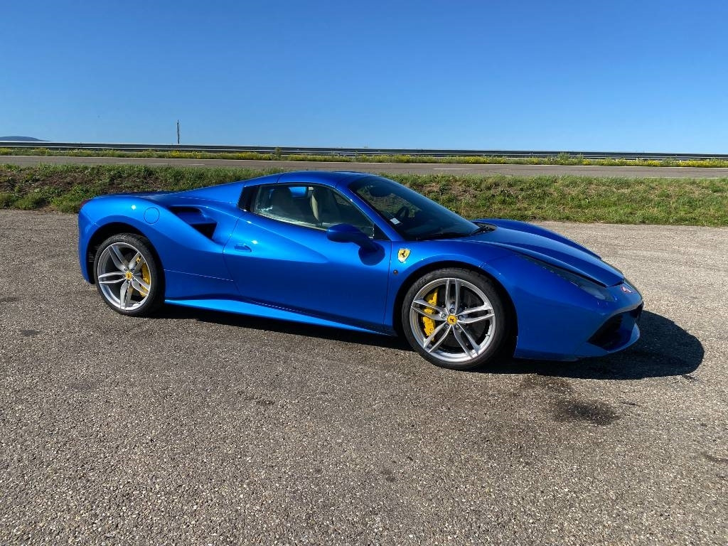 Ferrari 488 SPIDER -Carte Grise Française endommagé - Легковой автомобиль: фото 4 Ferrari 488 SPIDER -Carte Grise Française endommagé - Легковой автомобиль: фото 4