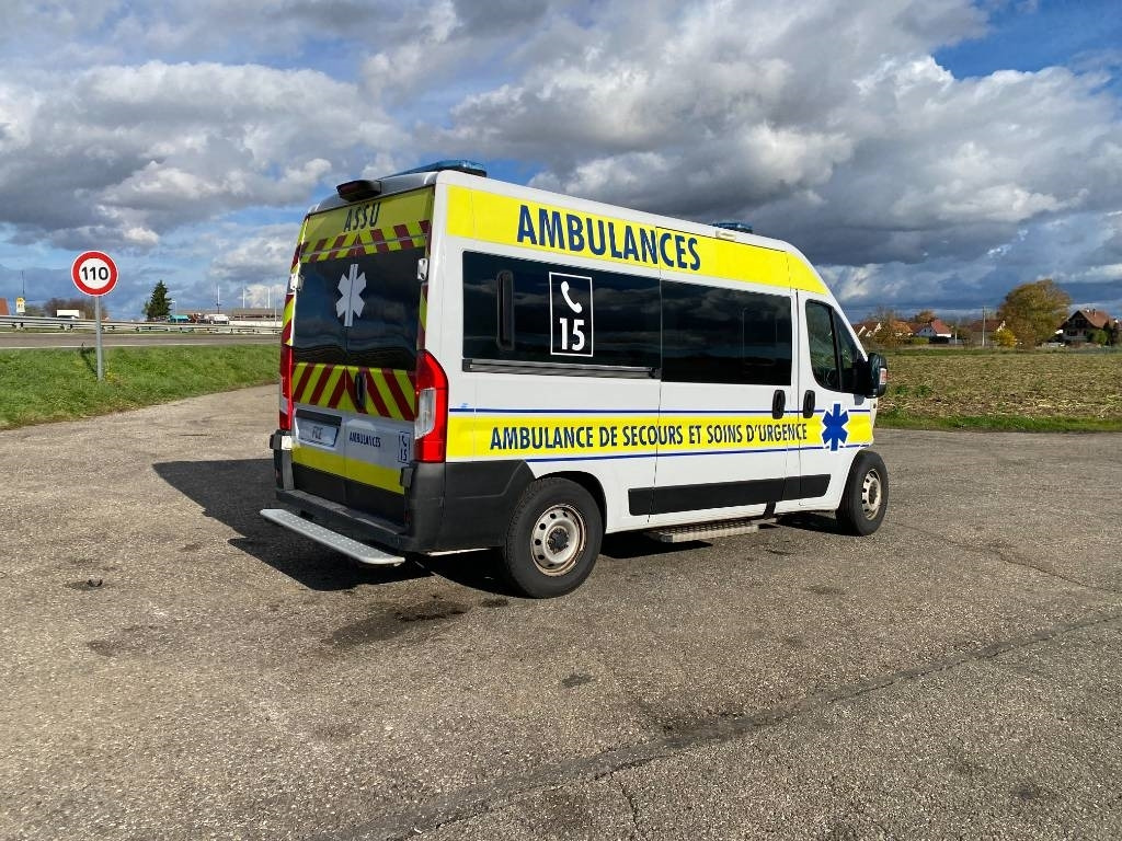 Fiat LES DAUPHINS/DUCATO TORINO 2.3M-Jet 160 endommagée - Фургон с закрытым кузовом: фото 4 Fiat LES DAUPHINS/DUCATO TORINO 2.3M-Jet 160 endommagée - Фургон с закрытым кузовом: фото 4