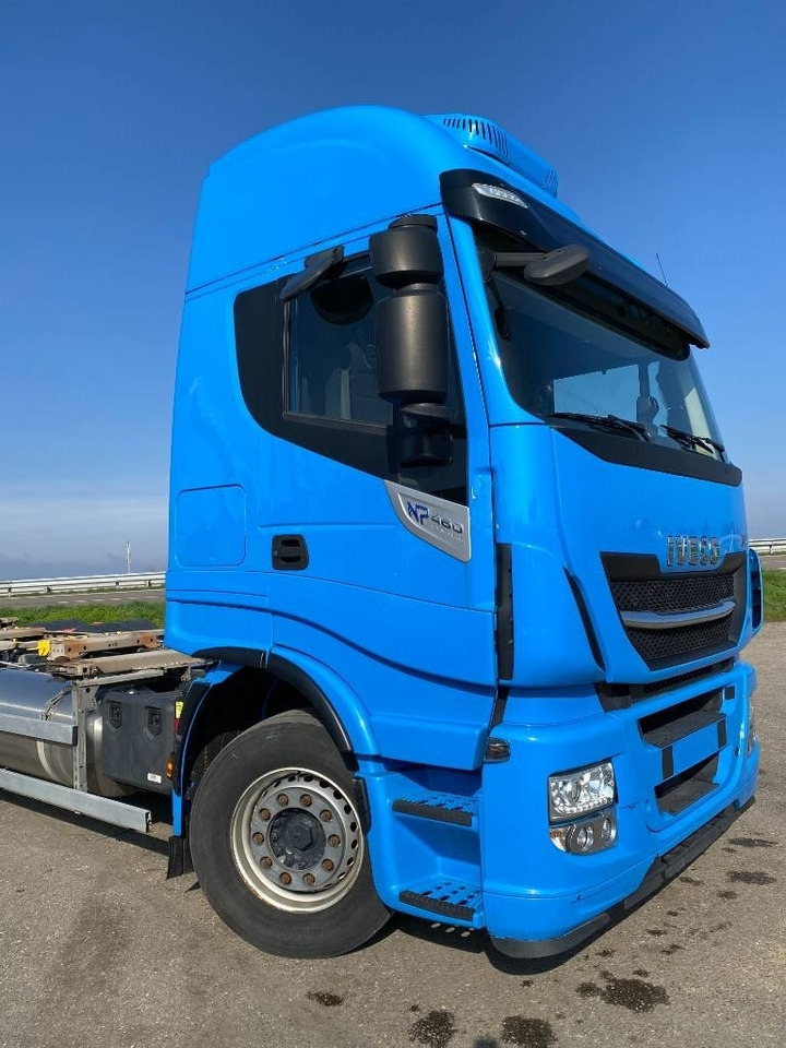 Грузовик-контейнеровоз/ Сменный кузов Iveco STRALIS 460NP LNG RETARDER: фото 37