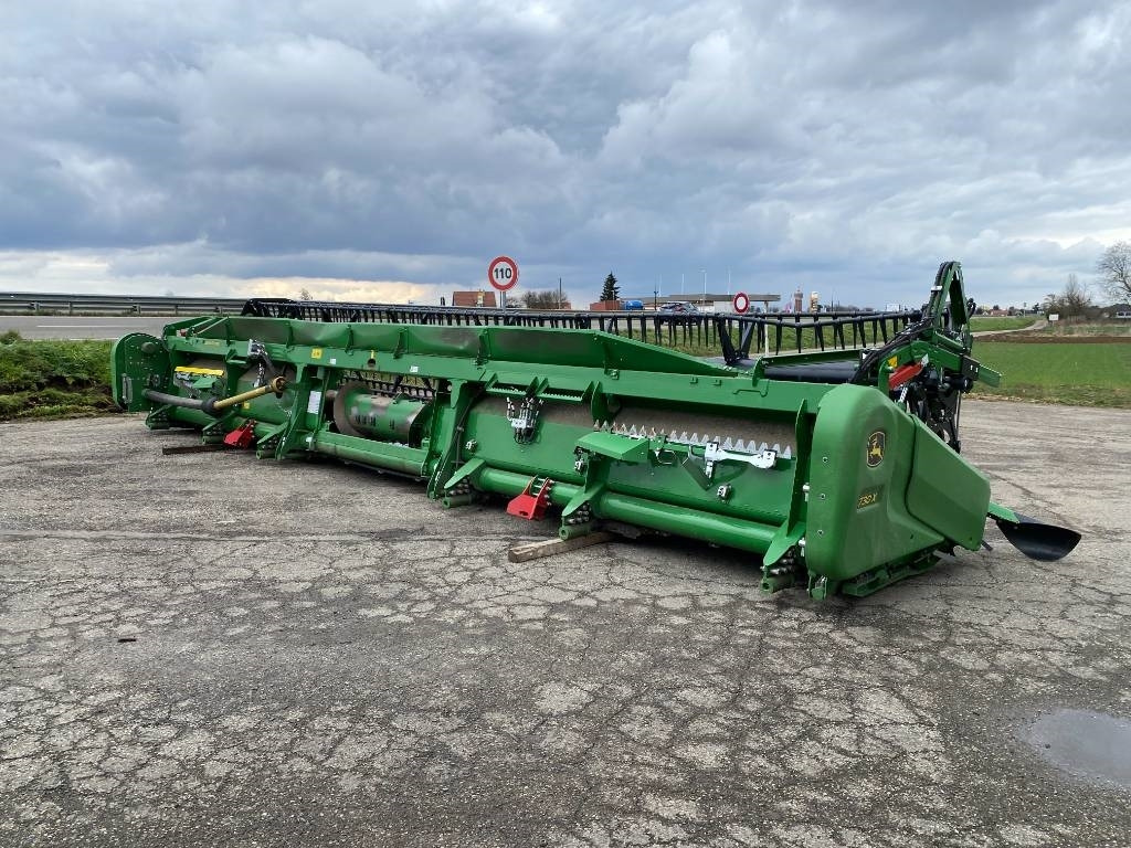 John Deere 730 X Origine Françaises endommagée - Навесное оборудование для комбайна: фото 4 John Deere 730 X Origine Françaises endommagée - Навесное оборудование для комбайна: фото 4