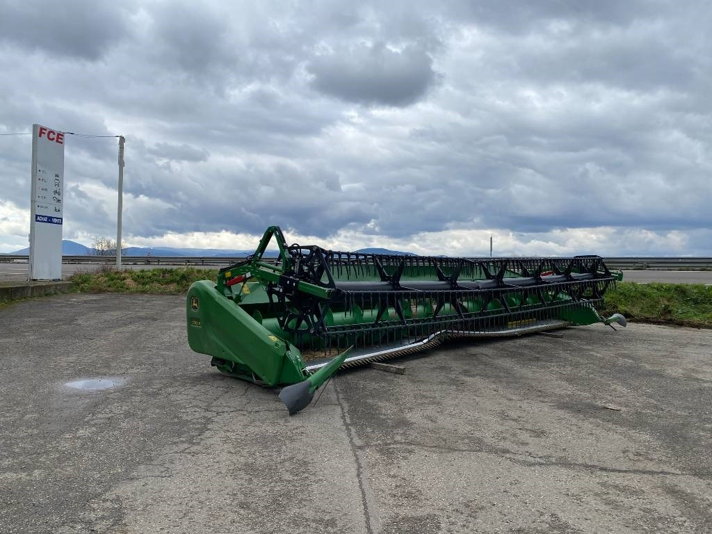 John Deere 730 X Origine Françaises endommagée - Навесное оборудование для комбайна: фото 3 John Deere 730 X Origine Françaises endommagée - Навесное оборудование для комбайна: фото 3