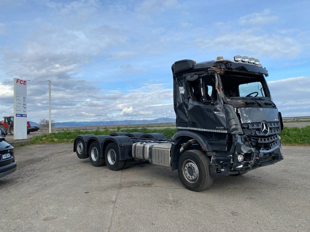 Mercedes-Benz AROCS 3751 8x4 / 1er Main endommagé - Грузовик-шасси: фото 3 Mercedes-Benz AROCS 3751 8x4 / 1er Main endommagé - Грузовик-шасси: фото 3