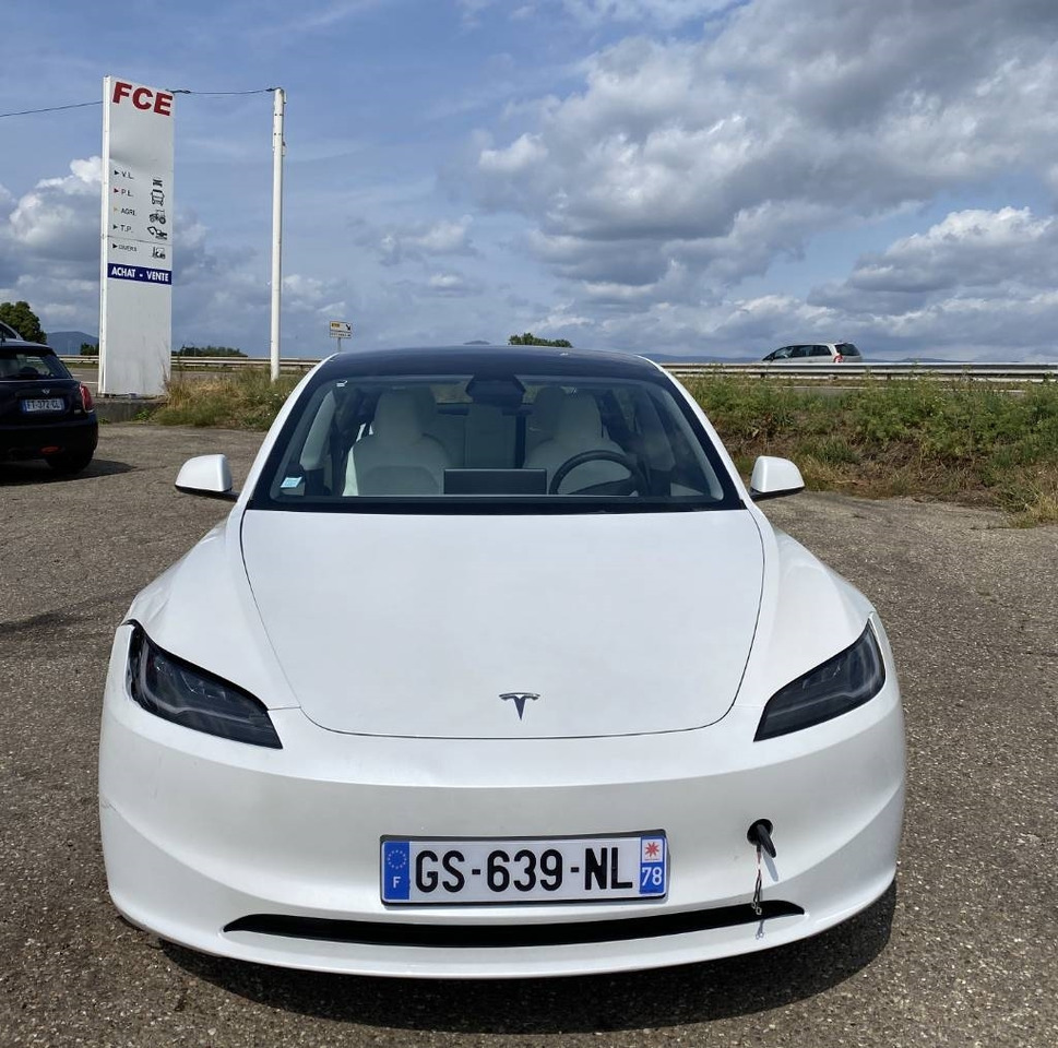 Tesla MODEL 3 5YJ3 Carte Grise Française endommagée - Легковой автомобиль: фото 2 Tesla MODEL 3 5YJ3 Carte Grise Française endommagée - Легковой автомобиль: фото 2