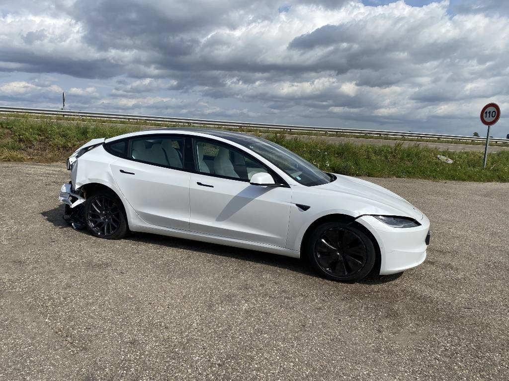 Tesla MODEL 3 5YJ3 Carte Grise Française endommagée - Легковой автомобиль: фото 3 Tesla MODEL 3 5YJ3 Carte Grise Française endommagée - Легковой автомобиль: фото 3