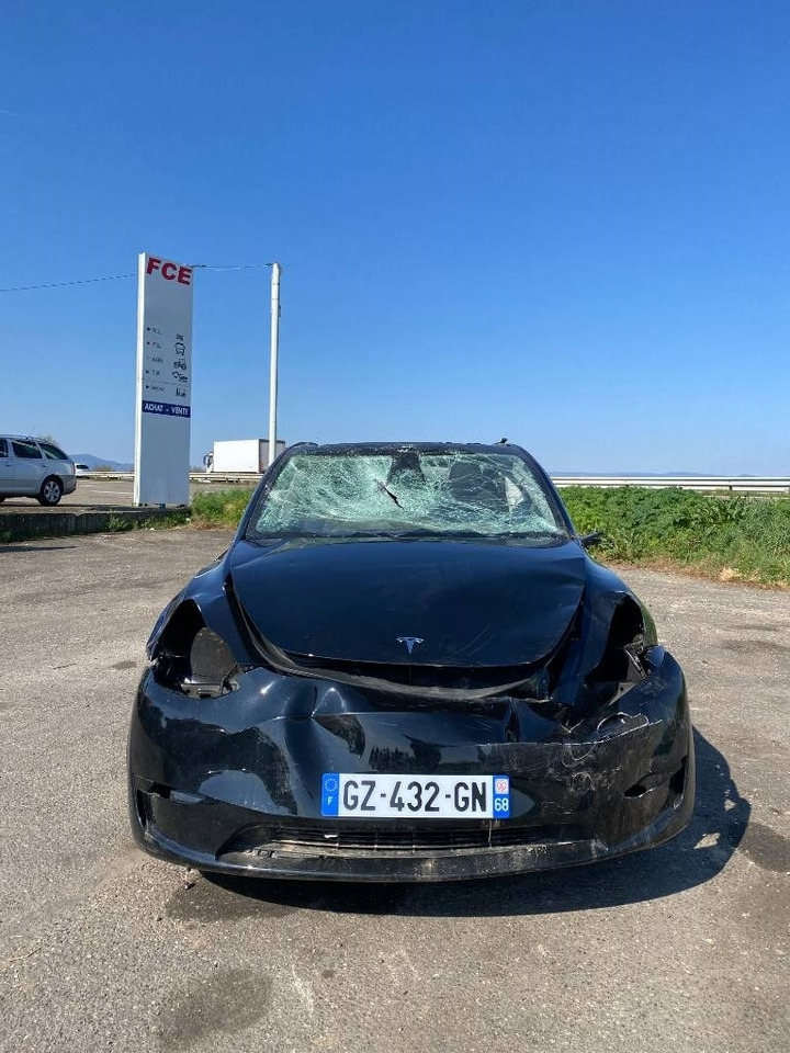 Tesla Model Y RWD/Origine Française endommagée - Легковой автомобиль: фото 2 Tesla Model Y RWD/Origine Française endommagée - Легковой автомобиль: фото 2