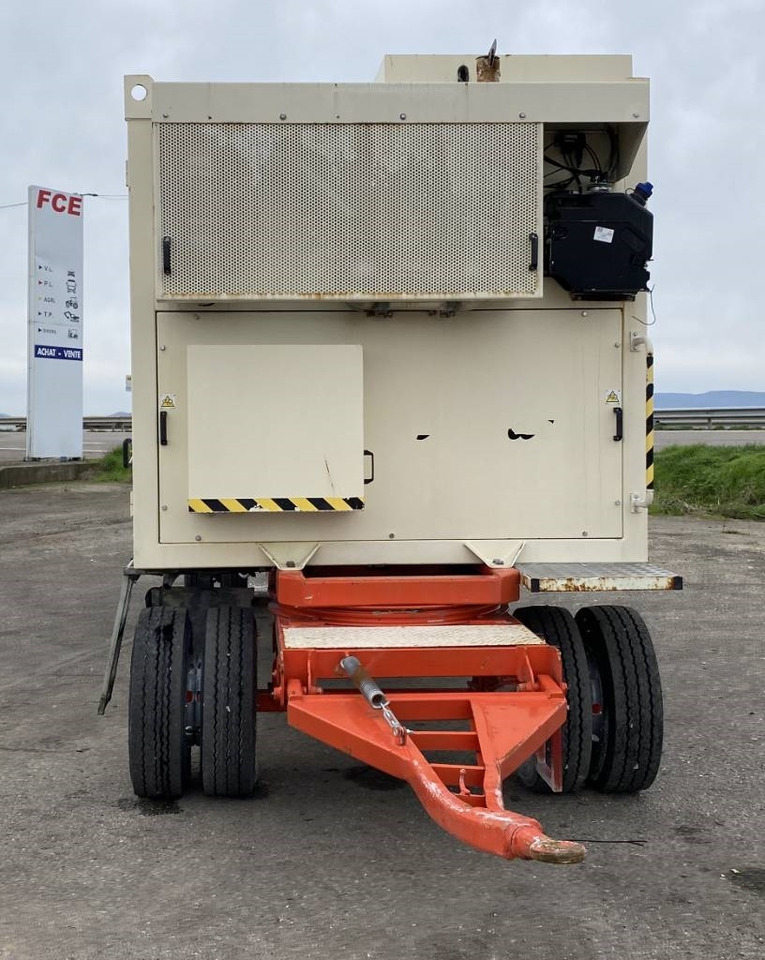 UNIVAC ASPIRATEUR MOBILE UNIVAC SC90DAV9AR-C - Ассенизатор: фото 2 UNIVAC ASPIRATEUR MOBILE UNIVAC SC90DAV9AR-C - Ассенизатор: фото 2