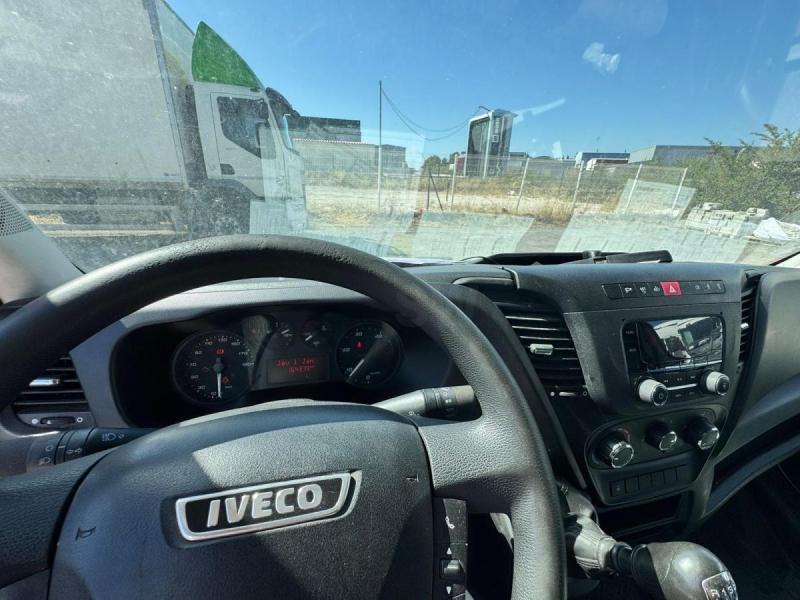 Iveco 35C14 CAISSE HAYON - Фургон с закрытым кузовом: фото 4 Iveco 35C14 CAISSE HAYON - Фургон с закрытым кузовом: фото 4