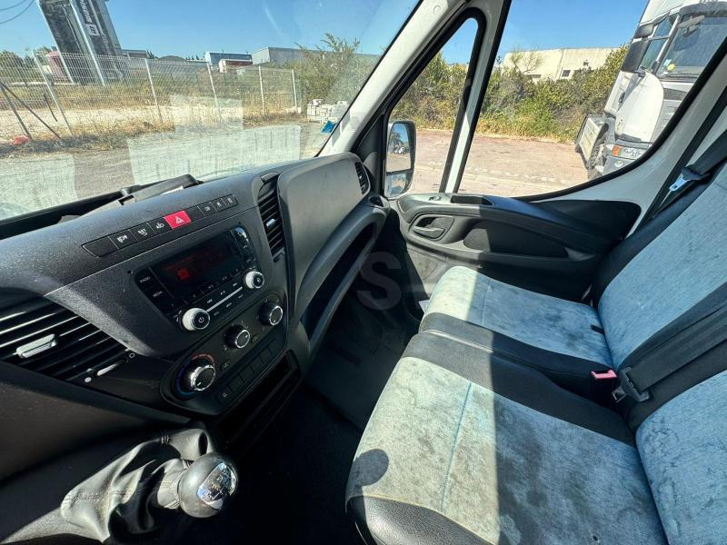 Iveco 35C14 CAISSE HAYON - Фургон с закрытым кузовом: фото 5 Iveco 35C14 CAISSE HAYON - Фургон с закрытым кузовом: фото 5