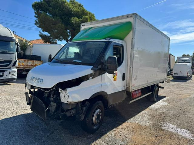 Iveco 70C180 CAISSE HAYON - Фургон с закрытым кузовом: фото 1 Iveco 70C180 CAISSE HAYON - Фургон с закрытым кузовом: фото 1