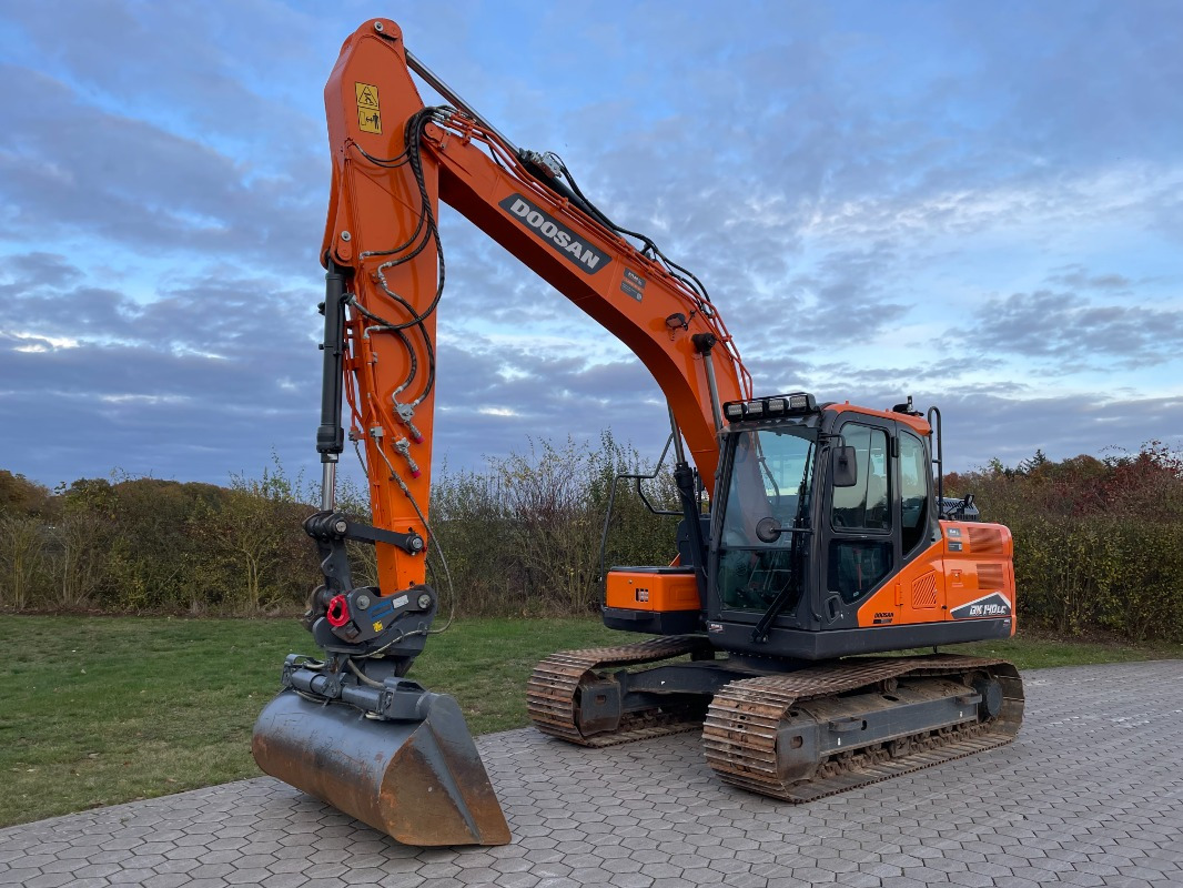 Doosan DX140LC-7 - Гусеничный экскаватор: фото 1 Doosan DX140LC-7 - Гусеничный экскаватор: фото 1