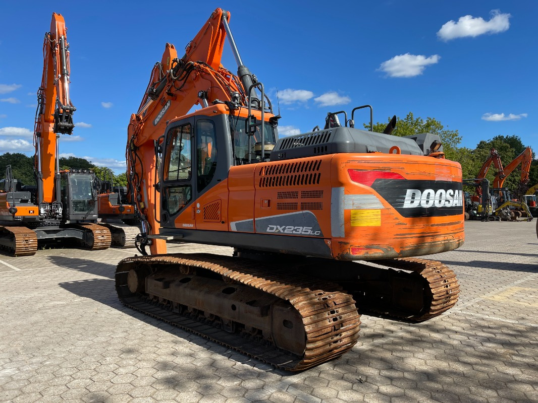 Doosan DX235LC-5 - Гусеничный экскаватор: фото 3 Doosan DX235LC-5 - Гусеничный экскаватор: фото 3