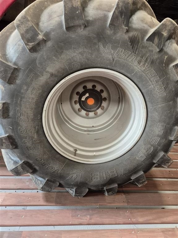 Зерноуборочный комбайн Case IH Axial-Flow 8010 MacDon skærebord: фото 9