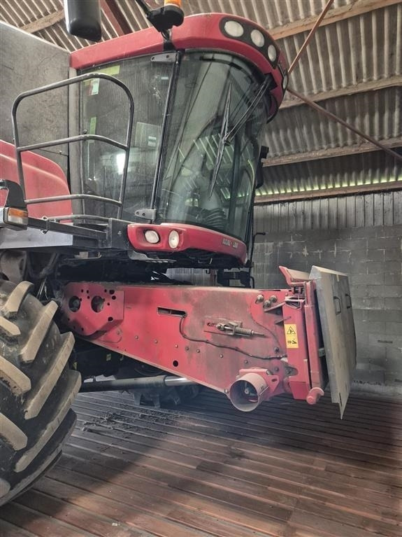 Зерноуборочный комбайн Case IH Axial-Flow 8010 MacDon skærebord: фото 13