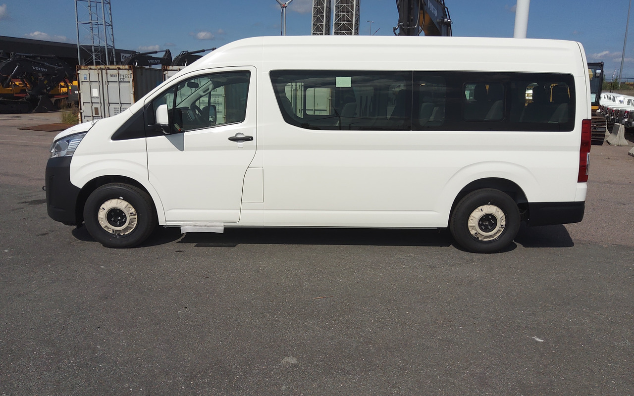 Toyota Hiace HIGH ROOF / TOIT HAUT 3.5L Petrol Manual - Микроавтобус, Пассажирский фургон: фото 3 Toyota Hiace HIGH ROOF / TOIT HAUT 3.5L Petrol Manual - Микроавтобус, Пассажирский фургон: фото 3