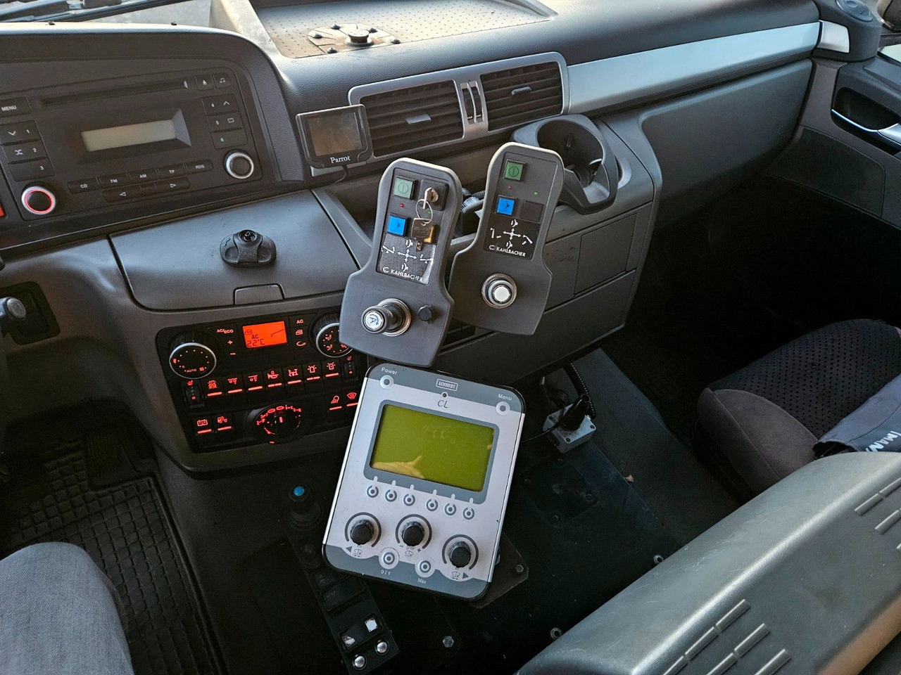 Самосвал, Автоманипулятор MAN TGS 28.400 6x4-4 BL Palfinger PK12002 Kran Euro5: фото 17