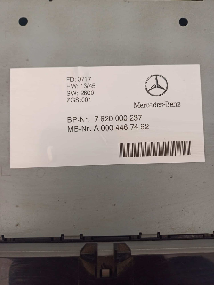 Autoradio Mercedes-Benz Actros MP4 - Электрическая система: фото 2 Autoradio Mercedes-Benz Actros MP4 - Электрическая система: фото 2