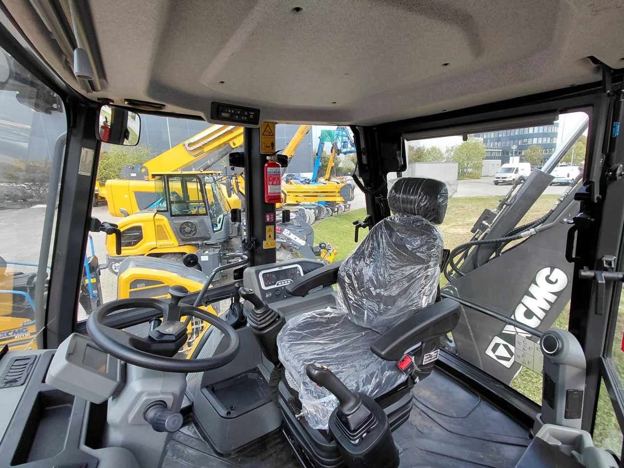 XCMG XC8-S3580 - Экскаватор-погрузчик: фото 5 XCMG XC8-S3580 - Экскаватор-погрузчик: фото 5