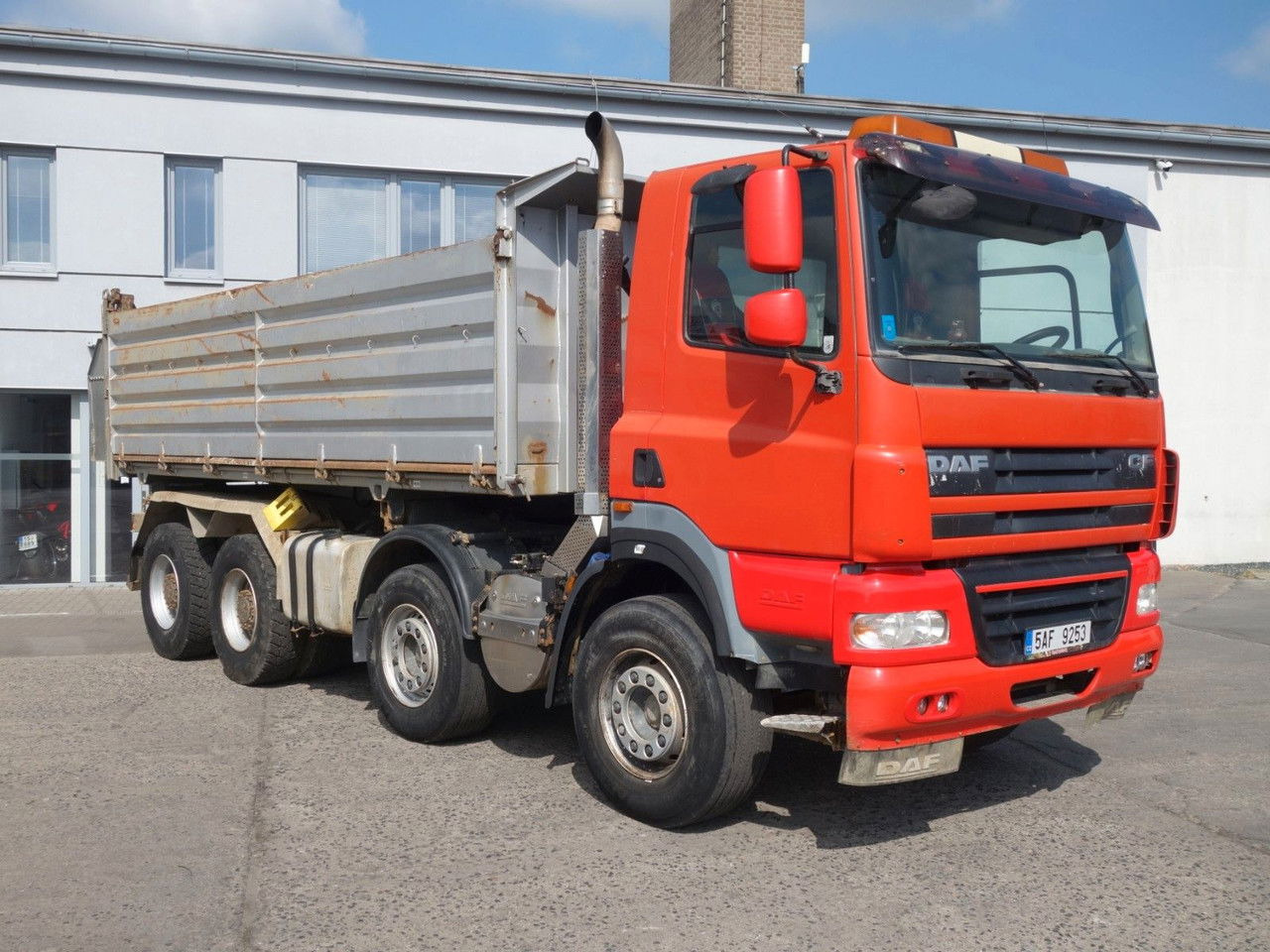 DAF CF 85.410 8x4 mit Meiller - Самосвал: фото 3 DAF CF 85.410 8x4 mit Meiller - Самосвал: фото 3