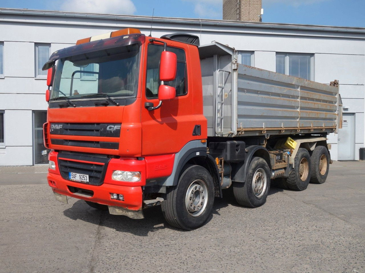 DAF CF 85.410 8x4 mit Meiller - Самосвал: фото 1 DAF CF 85.410 8x4 mit Meiller - Самосвал: фото 1