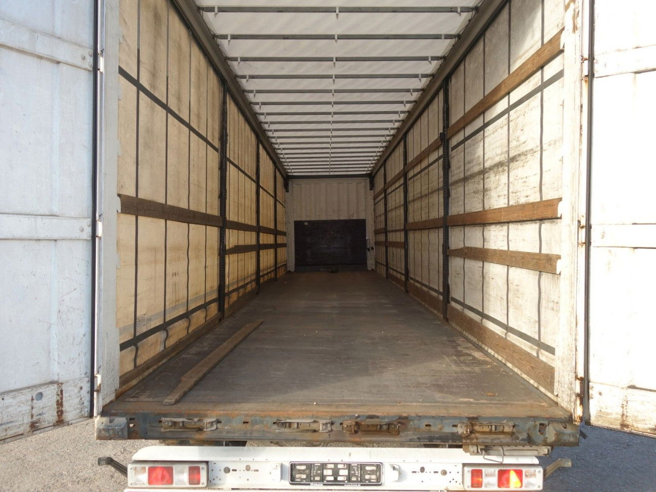 Krone SD, Standard, Liftachse - Тентованный полуприцеп: фото 5 Krone SD, Standard, Liftachse - Тентованный полуприцеп: фото 5