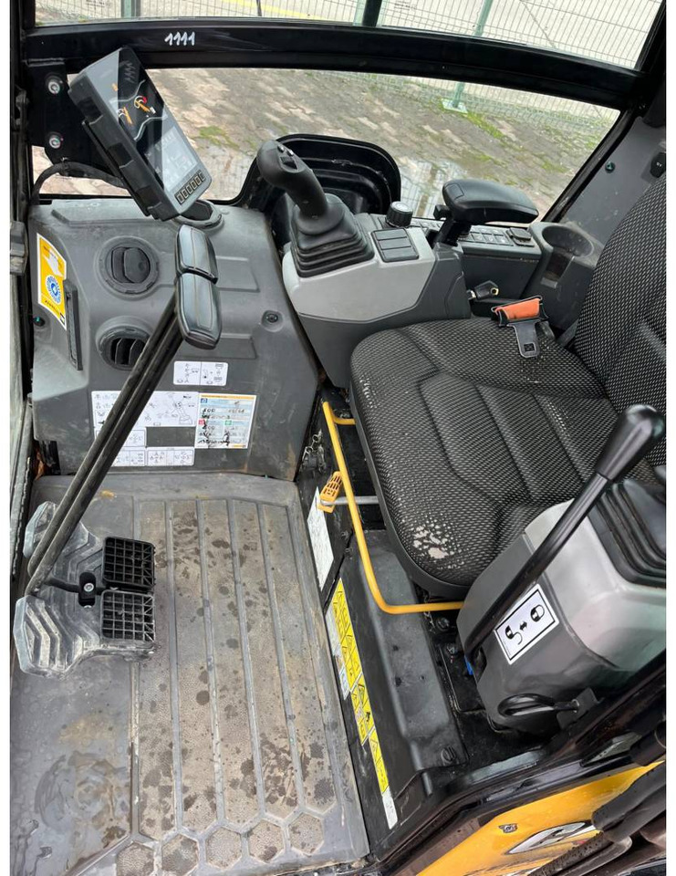 Гусеничный экскаватор CAT 301.8-05: фото 9