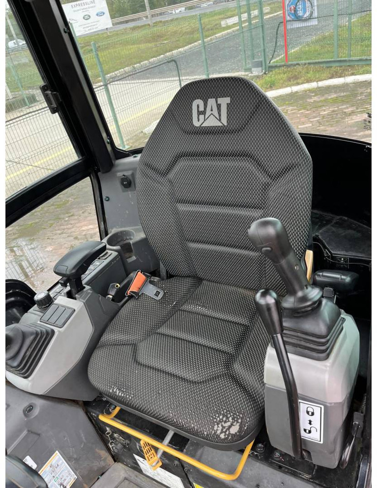 Гусеничный экскаватор CAT 301.8-05: фото 8