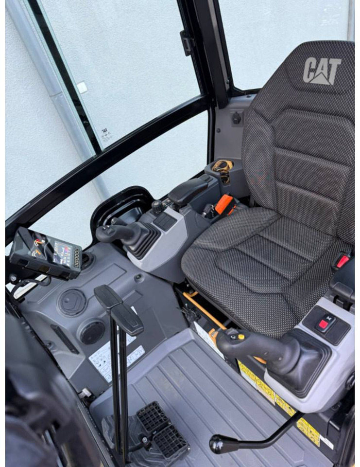 CAT 301.8 - Гусеничный экскаватор: фото 4 CAT 301.8 - Гусеничный экскаватор: фото 4