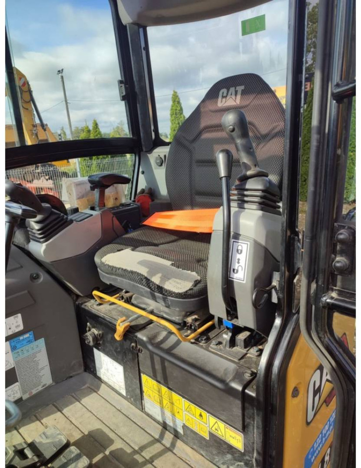 CAT 301.8 - Гусеничный экскаватор: фото 4 CAT 301.8 - Гусеничный экскаватор: фото 4