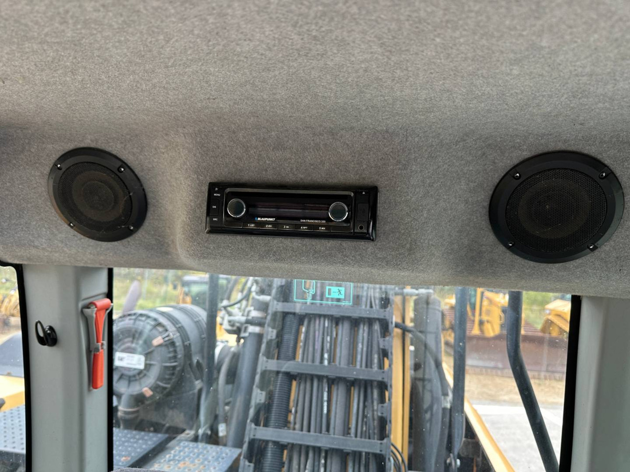 Колёсный экскаватор CAT MH3022: фото 16 Колёсный экскаватор CAT MH3022: фото 16