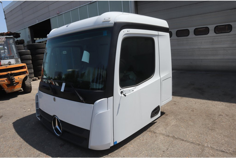 Mercedes-Benz AROCS M-CAB CLASSICSPACE 2.3 M - Кабина и интерьер для Грузовиков: фото 2 Mercedes-Benz AROCS M-CAB CLASSICSPACE 2.3 M - Кабина и интерьер для Грузовиков: фото 2