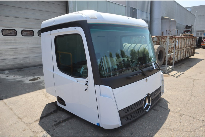 Mercedes-Benz AROCS M-CAB CLASSICSPACE 2.3 M - Кабина и интерьер для Грузовиков: фото 3 Mercedes-Benz AROCS M-CAB CLASSICSPACE 2.3 M - Кабина и интерьер для Грузовиков: фото 3