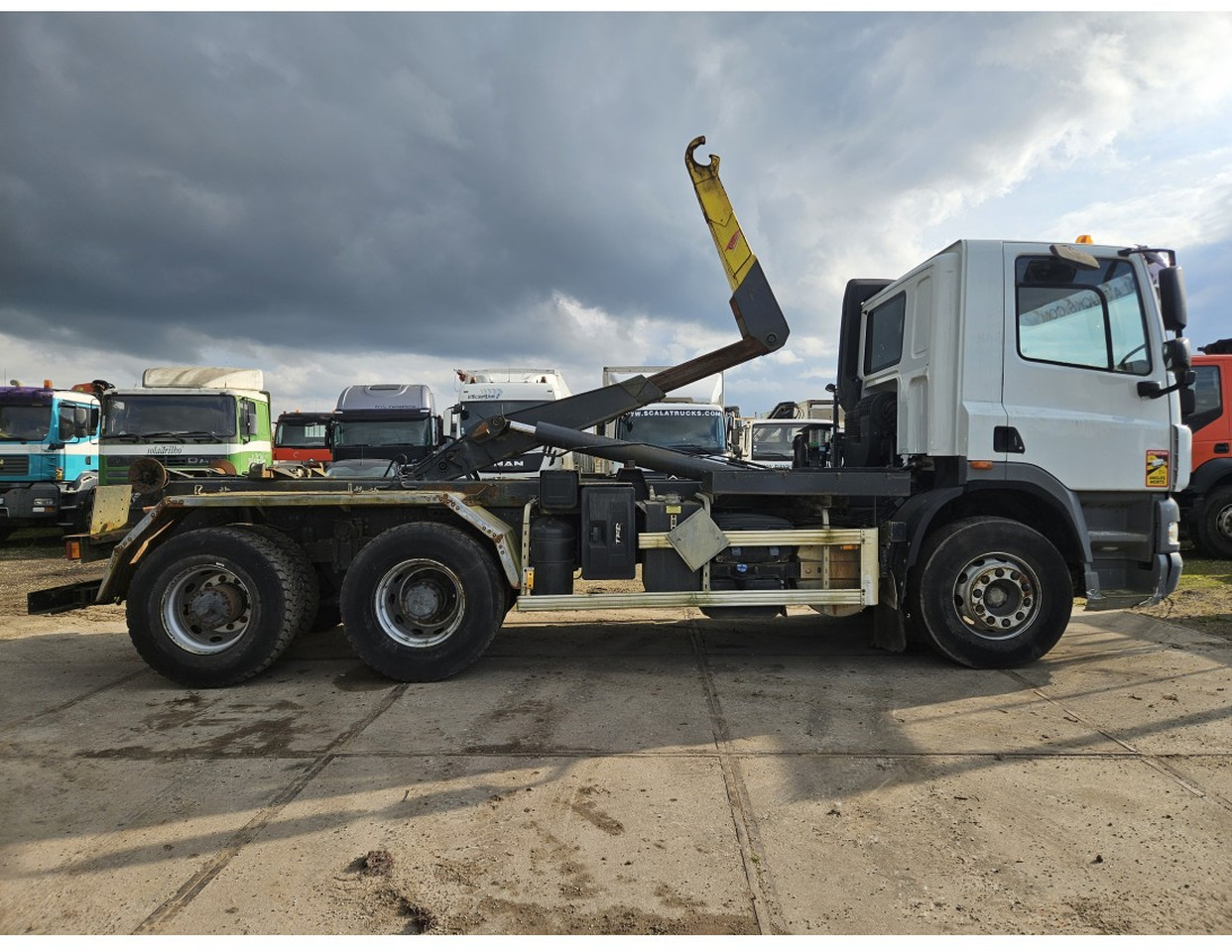 DAF CF85.460 6x4 hooklift full sping suspension Automatic gearbox 2011 - Крюковой мультилифт: фото 3 DAF CF85.460 6x4 hooklift full sping suspension Automatic gearbox 2011 - Крюковой мультилифт: фото 3