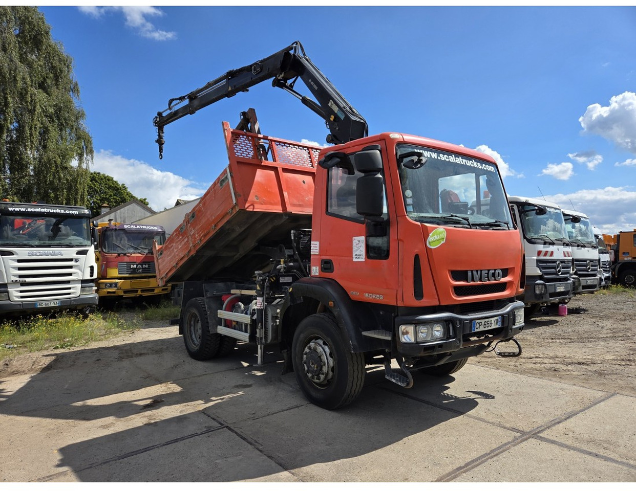 IVECO EUROCARGO 150E28 4X4 TIPPER CRANE HIAB 099 ES-2 - Самосвал, Автоманипулятор: фото 2 IVECO EUROCARGO 150E28 4X4 TIPPER CRANE HIAB 099 ES-2 - Самосвал, Автоманипулятор: фото 2
