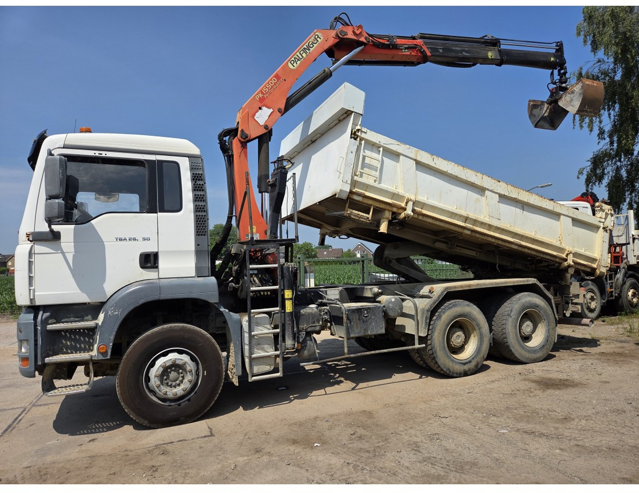 MAN TGA 26.350 6X4 BORDMATIC TIPPER CRANE PALFINGER PK15500 - Самосвал, Автоманипулятор: фото 3 MAN TGA 26.350 6X4 BORDMATIC TIPPER CRANE PALFINGER PK15500 - Самосвал, Автоманипулятор: фото 3