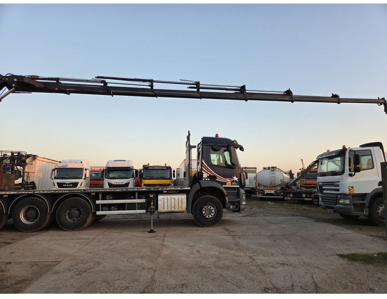 Mercedes Arocs 3240 8x4 Open Truck Crane HIAB X-HIDUO 258 E-7 7 extensions - Грузовик бортовой/ Платформа, Автоманипулятор: фото 4 Mercedes Arocs 3240 8x4 Open Truck Crane HIAB X-HIDUO 258 E-7 7 extensions - Грузовик бортовой/ Платформа, Автоманипулятор: фото 4