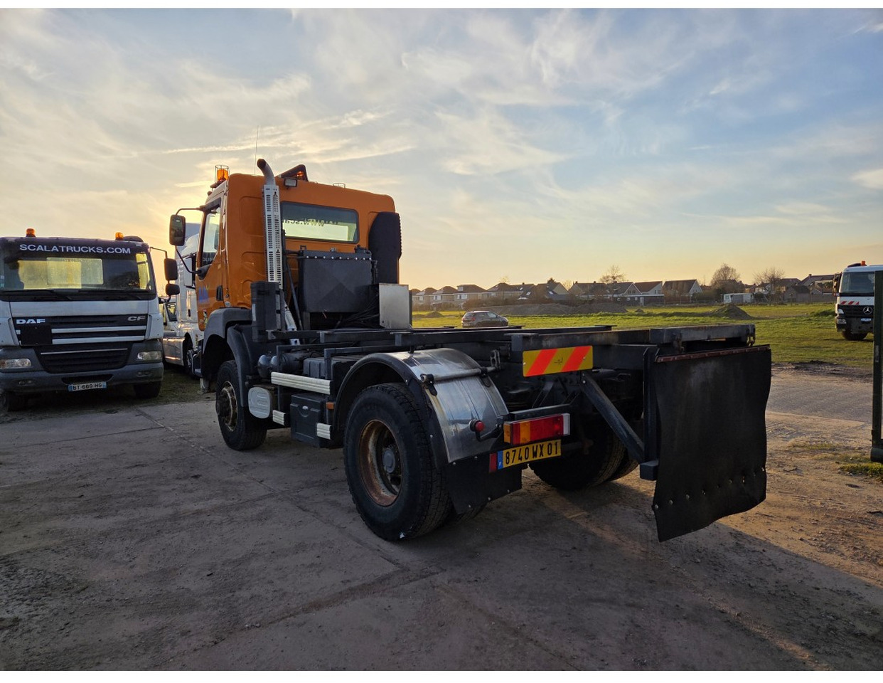 Renault Kerax 260 4x4 Chassis Manual Gearbox Mechanical pump Pompe Mecanique - Грузовик-шасси: фото 2 Renault Kerax 260 4x4 Chassis Manual Gearbox Mechanical pump Pompe Mecanique - Грузовик-шасси: фото 2