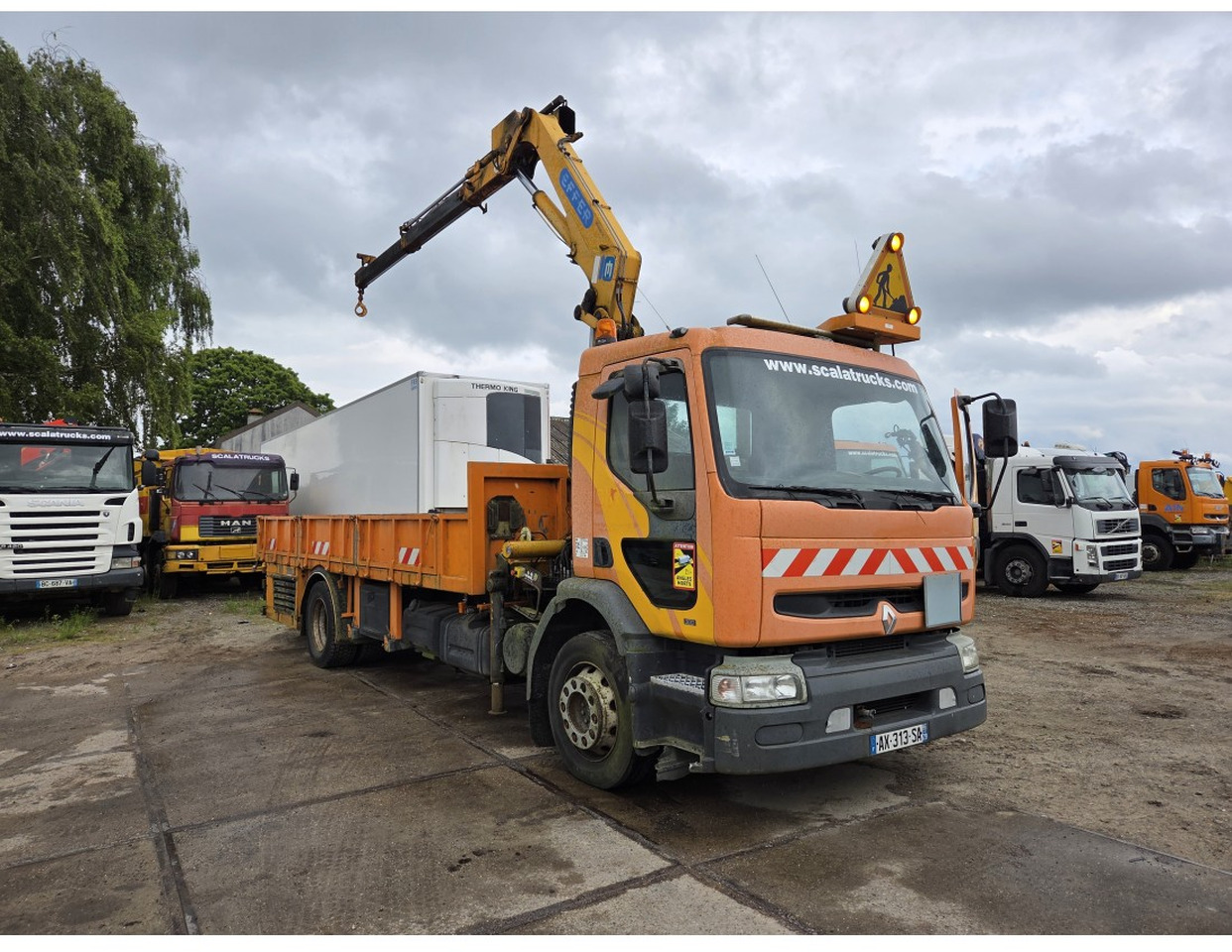 Renault Premium 300 MECHANICAL PUMP OPEN BOX COMPRESSOR CRANE EFFER 140/2S - Грузовик бортовой/ Платформа, Автоманипулятор: фото 5 Renault Premium 300 MECHANICAL PUMP OPEN BOX COMPRESSOR CRANE EFFER 140/2S - Грузовик бортовой/ Платформа, Автоманипулятор: фото 5
