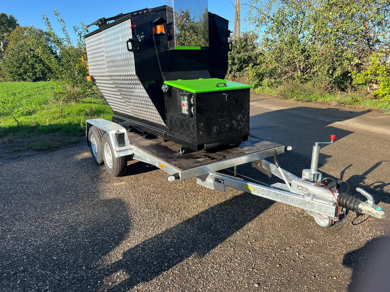 TICAB Asphalt Hot Box  from the Manufacturer for 2,8 t,  termiskais bunkurs asfaltam HB-2 - Асфальтоукладочная техника: фото 1 TICAB Asphalt Hot Box  from the Manufacturer for 2,8 t,  termiskais bunkurs asfaltam HB-2 - Асфальтоукладочная техника: фото 1